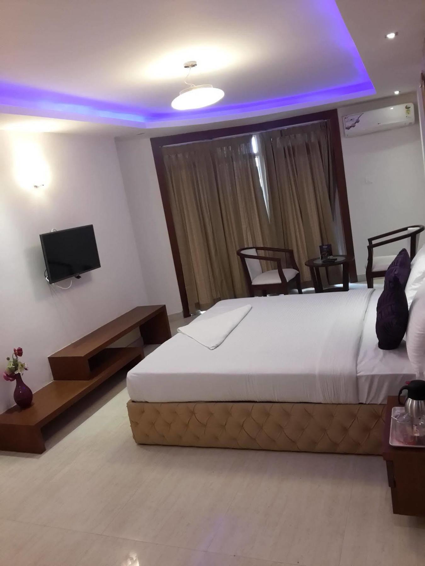 Icon Suites By Bhagini Bangalore Bagian luar foto