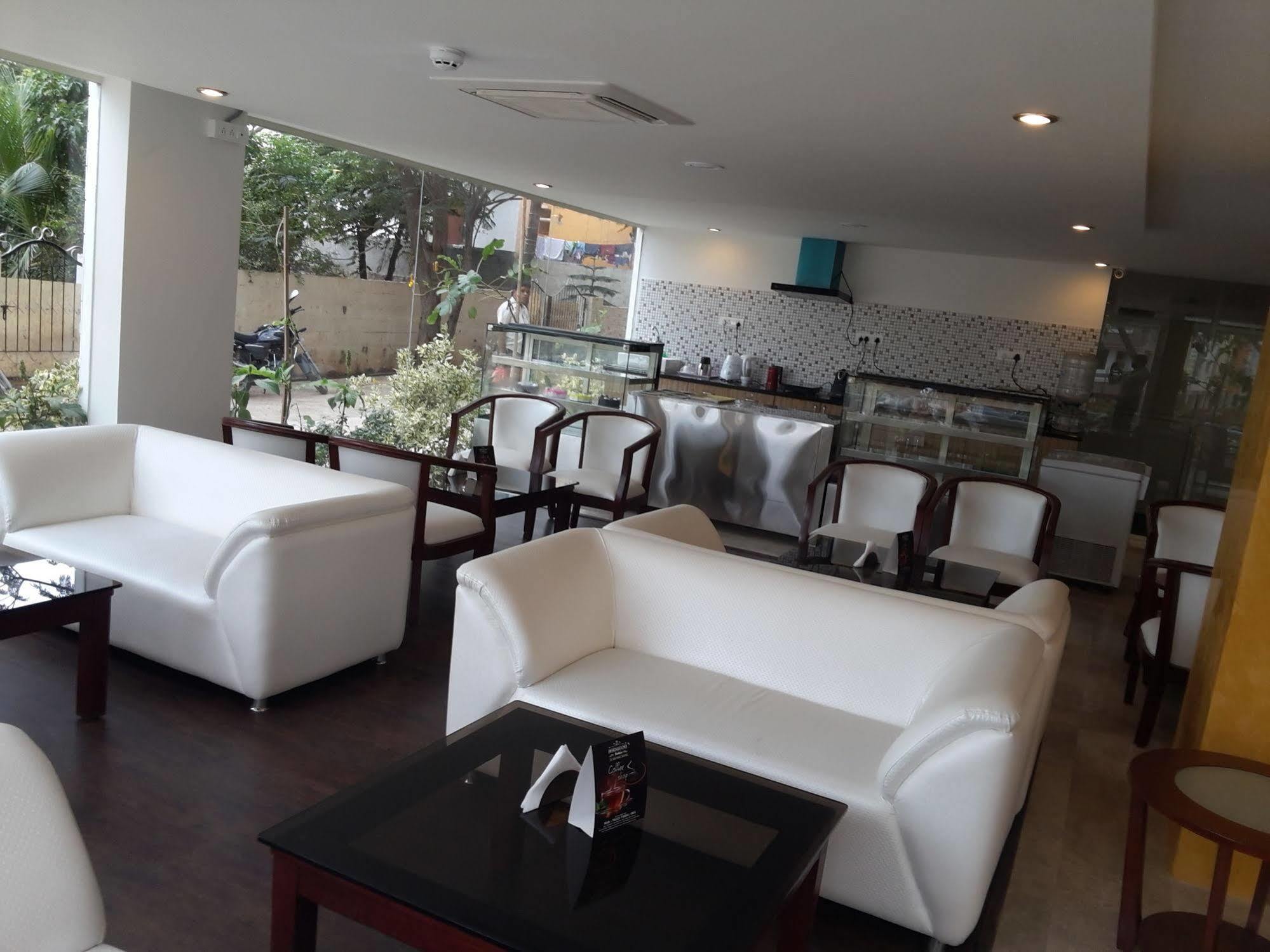 Icon Suites By Bhagini Bangalore Bagian luar foto